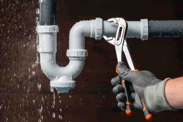Professional Drain Cleaning technician working in Mendon, IL